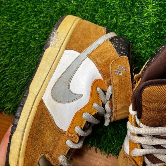 nike dunk sb fender bass